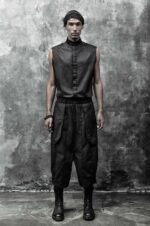 SLEEVELESS COLLAR SHIRT