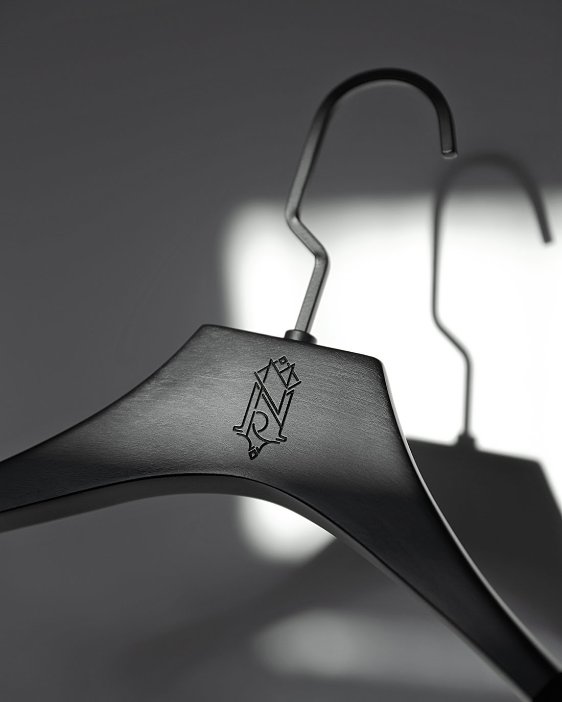 Minoár Signature Wooden Hanger