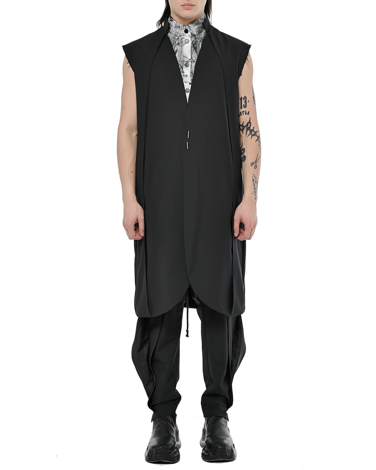 Linear Trigon Layers Vest