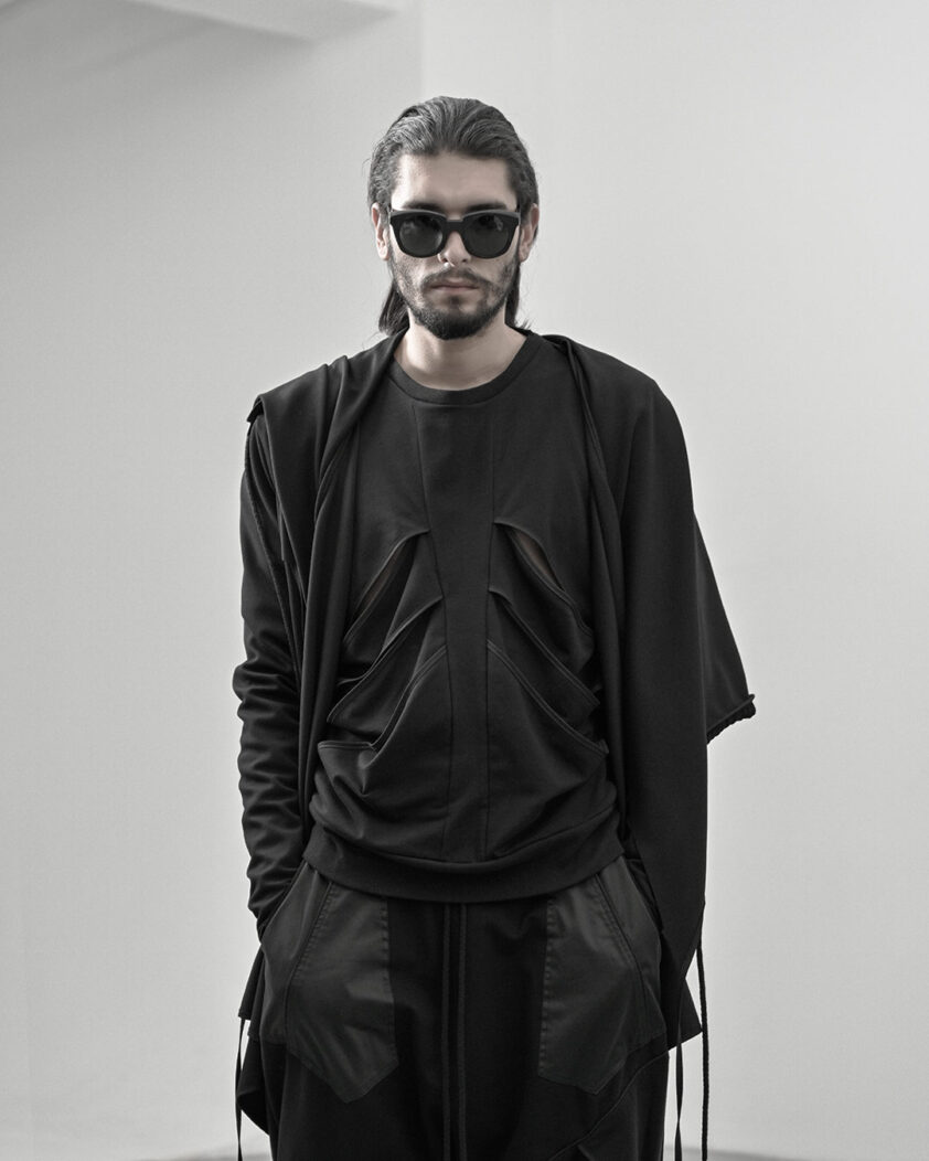 Division Rib Cut Long Sleeve Top