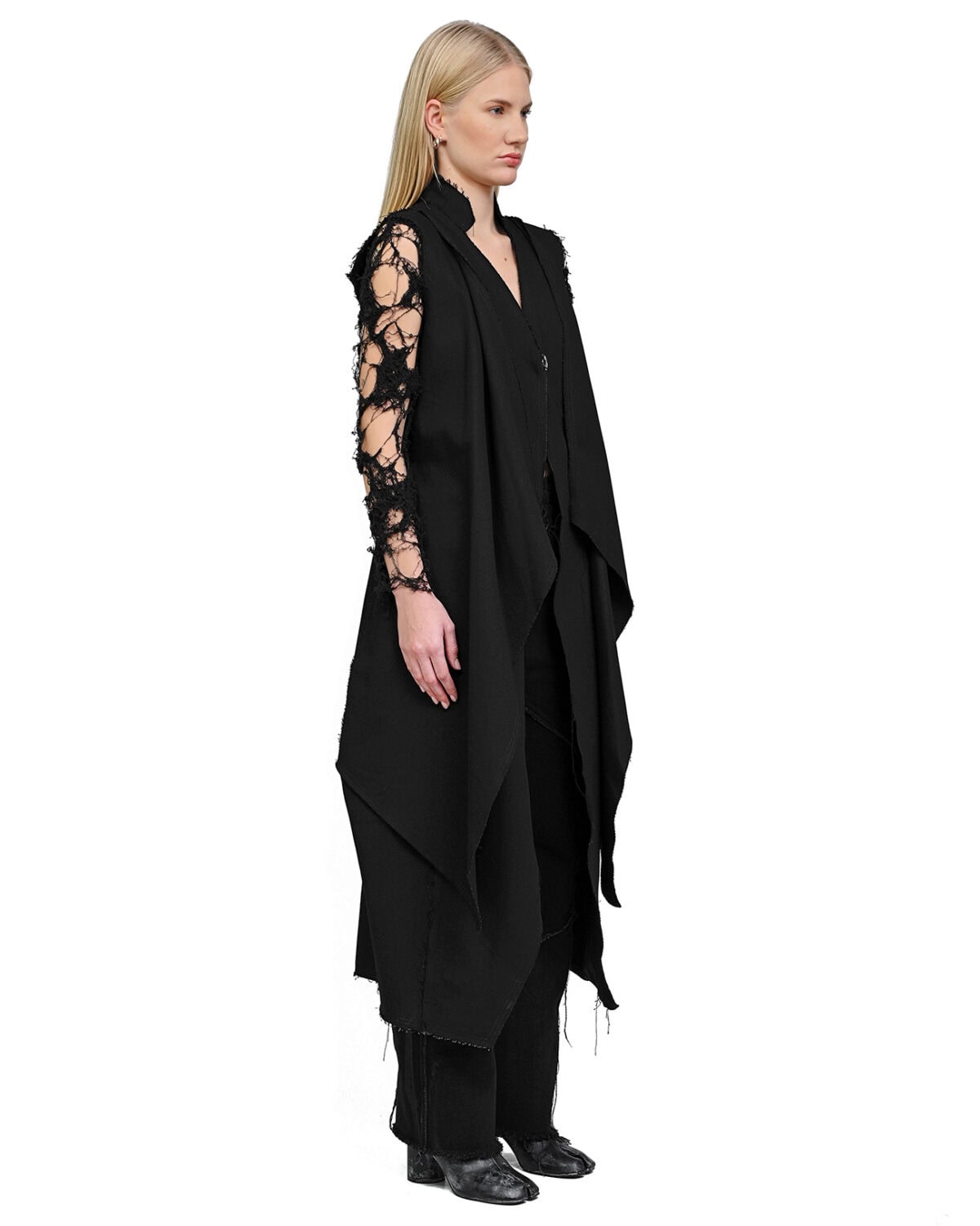 Hexa Long Layers Sleeveless Coat