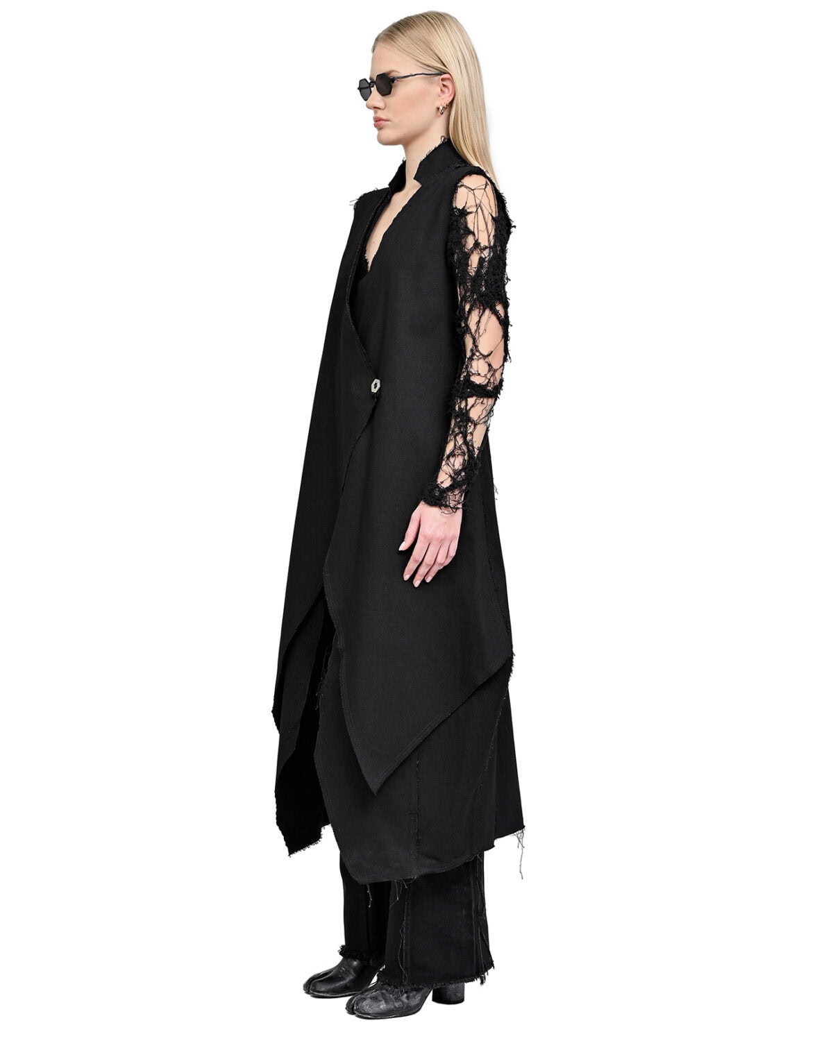 Hexa Long Layers Sleeveless Coat