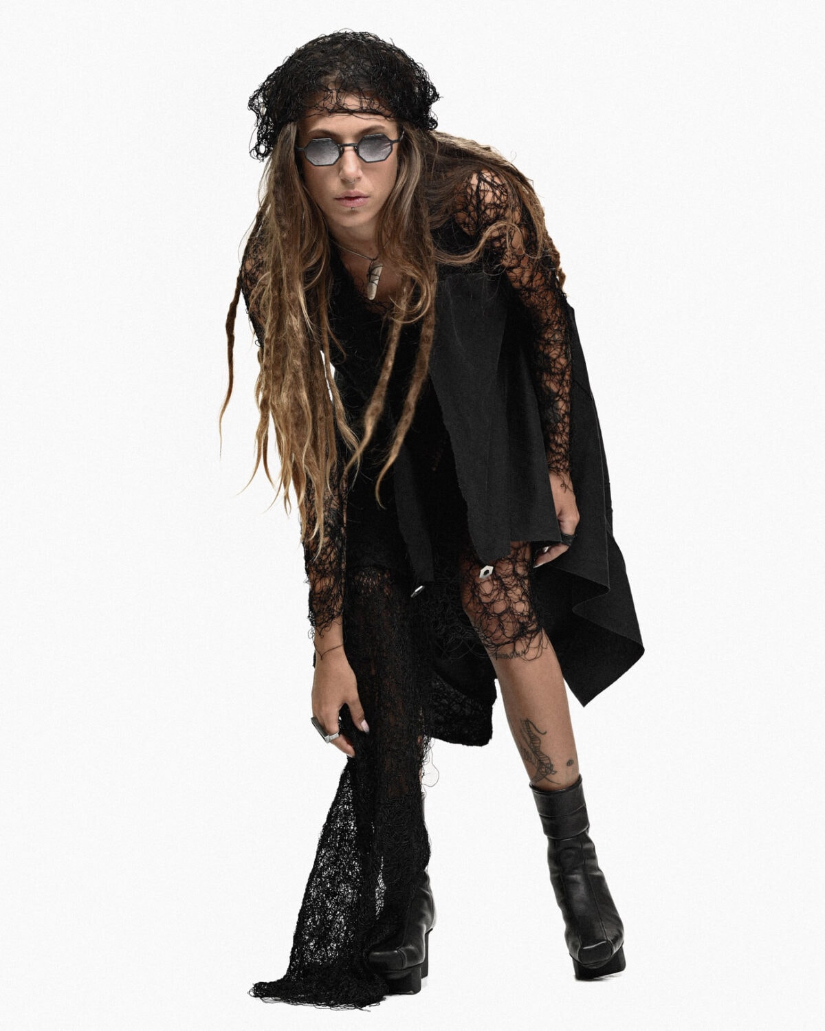 Web Fiber Bond Black Crop Top